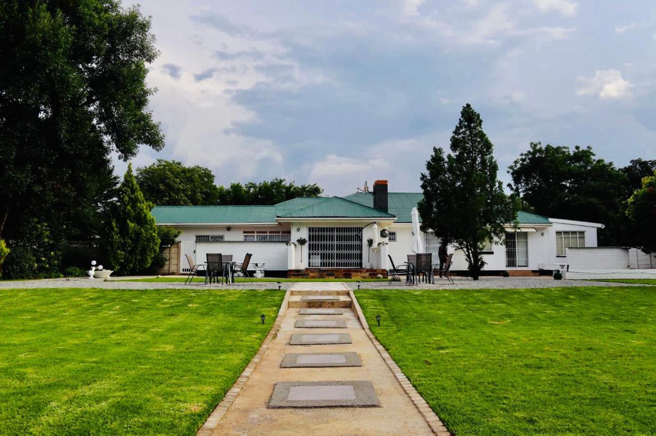 La Capucine Hotel Kroonstad Exterior photo